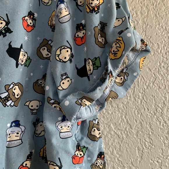 Harry Potter print top. Front tie at bottom - Picture 3 of 7